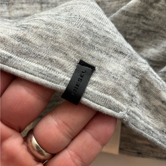 VINTAGE Diesel Long Sleeve Crew Neck with Embroidered Panther - Picture 4 of 5